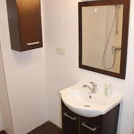 Suterenovy V Centre * Piest'any