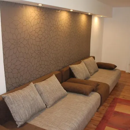 Suterénový V Centre * Piest'any