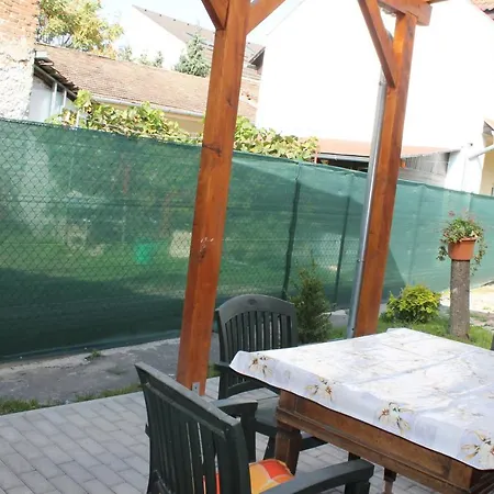 Suterénový V Centre *