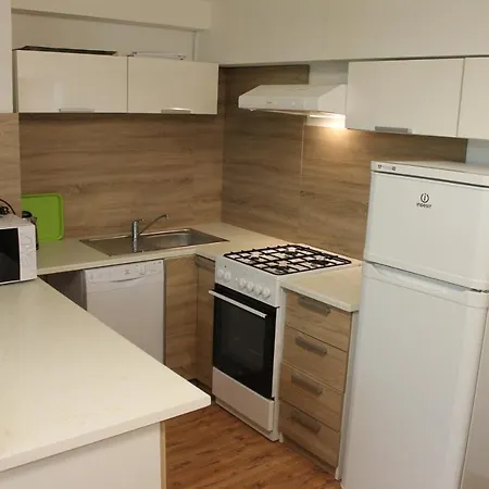 Suterenovy V Centre Apartment